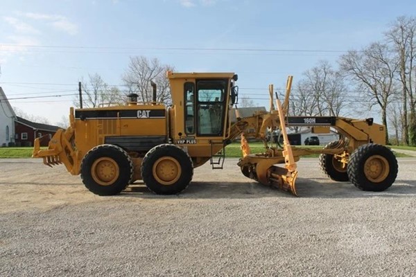 2001 Caterpillar 160H VHP Plus Motor Grader