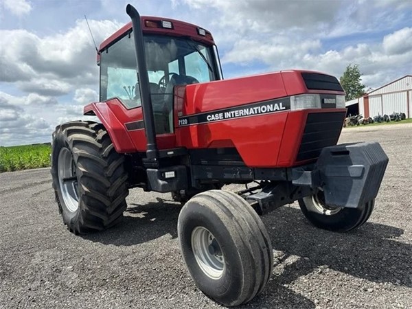 1989 CASE IH 7120 Magnum Row Crop Tractor